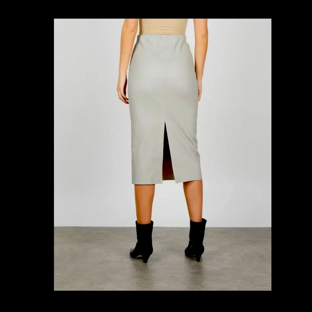 NWT By MALENE BIRGER Gray Embossed Leather Pencil Skirt - Picture 3 of 13
